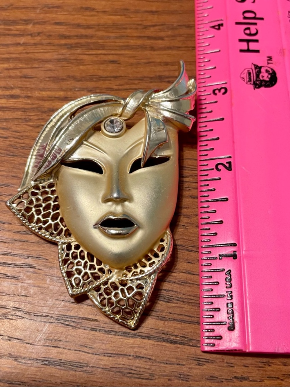 Masquerade Lady Face Brooch Gold Tone - Picture 3 of 4